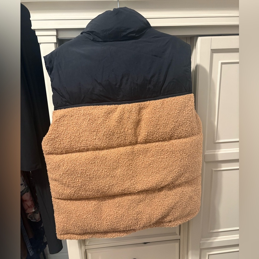 Women’s Wild Fable Vest - Picture 2 of 5